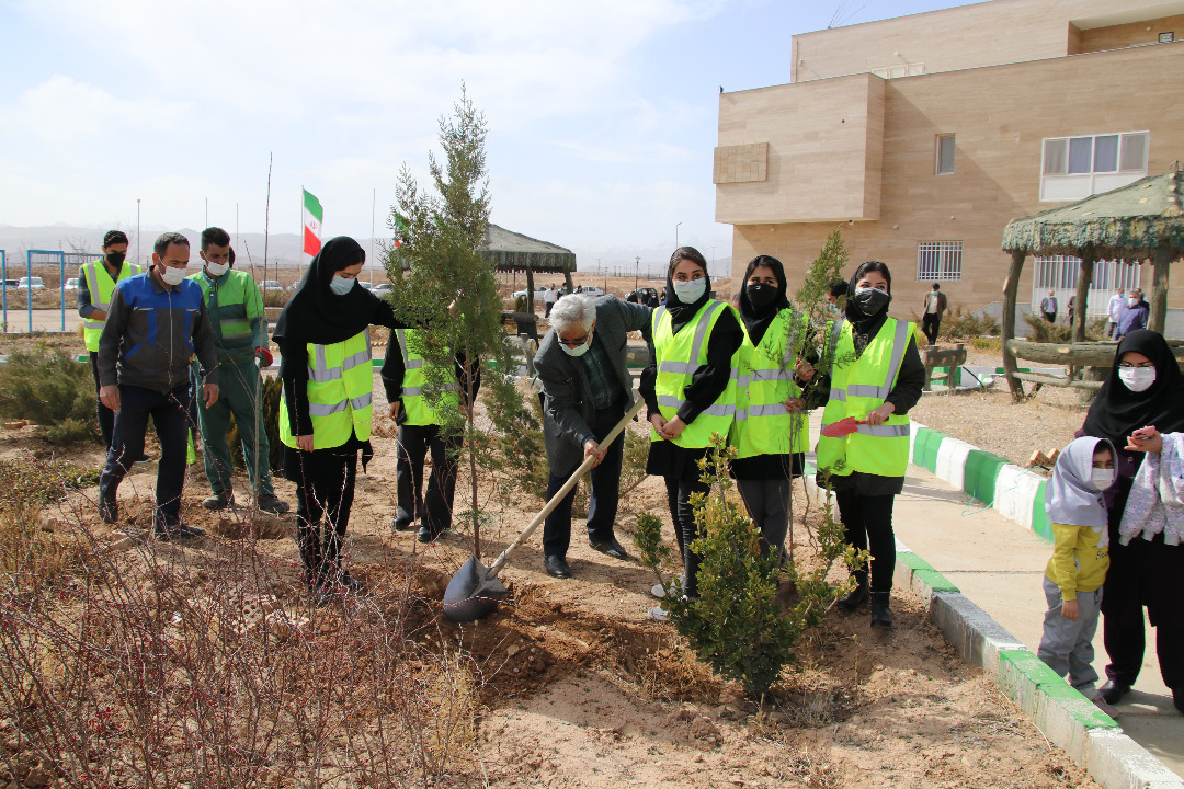 آیین روز درختکاری در دانشکده بهداشت بجنورد برگزار شد